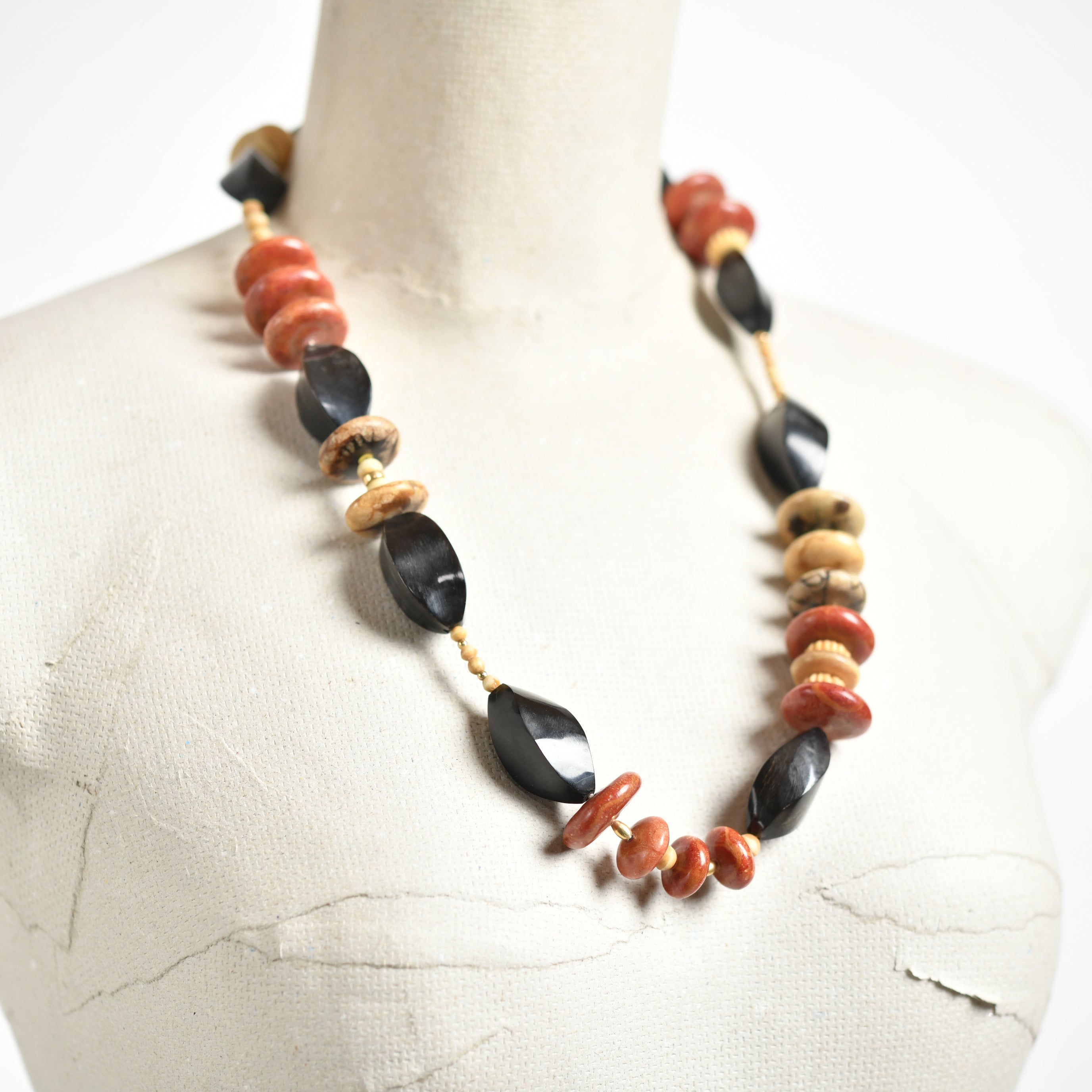 ★関税込★VINTAGE HOLLYWOOD★Black Stone Beads Necklace★ VINTAGE HOLLYWOOD☆Black Stone Beads Necklace/追跡送 VINTAGE