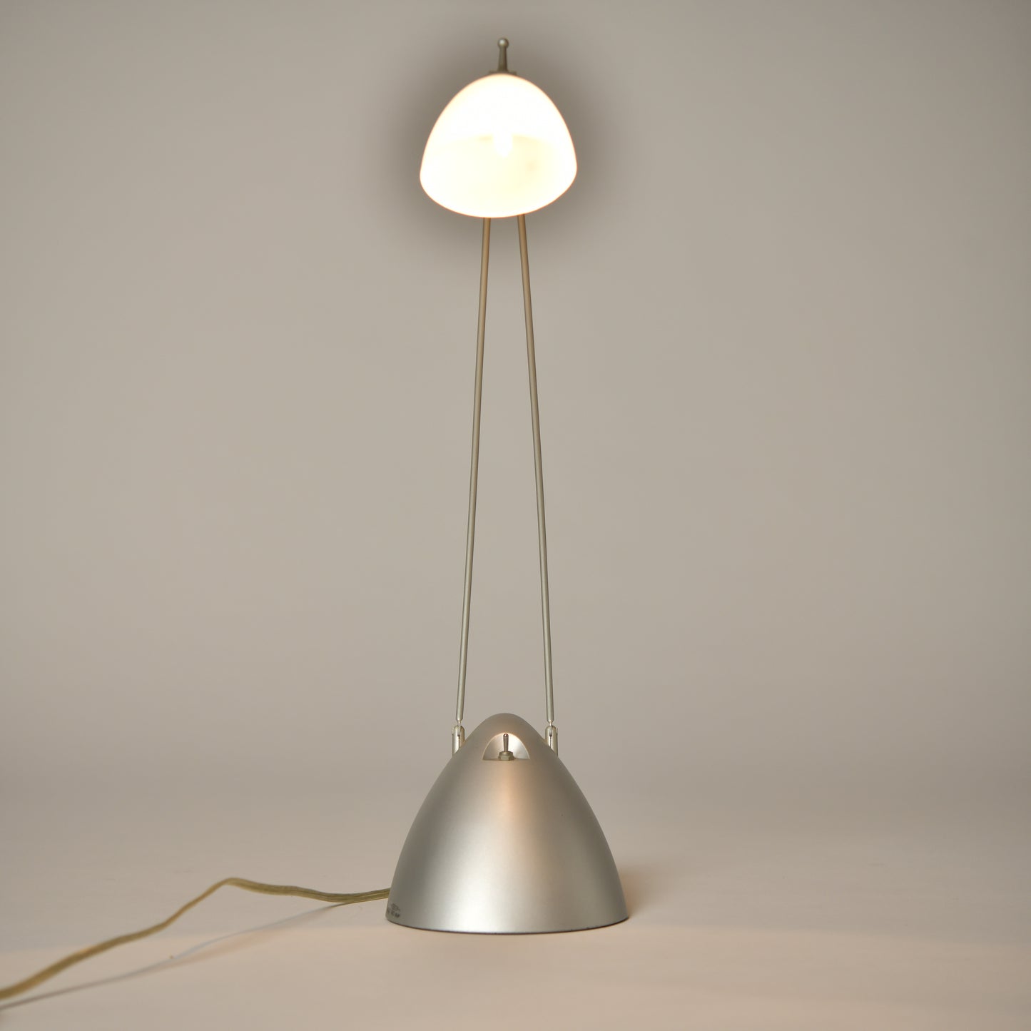 “Bow” Table Lamp