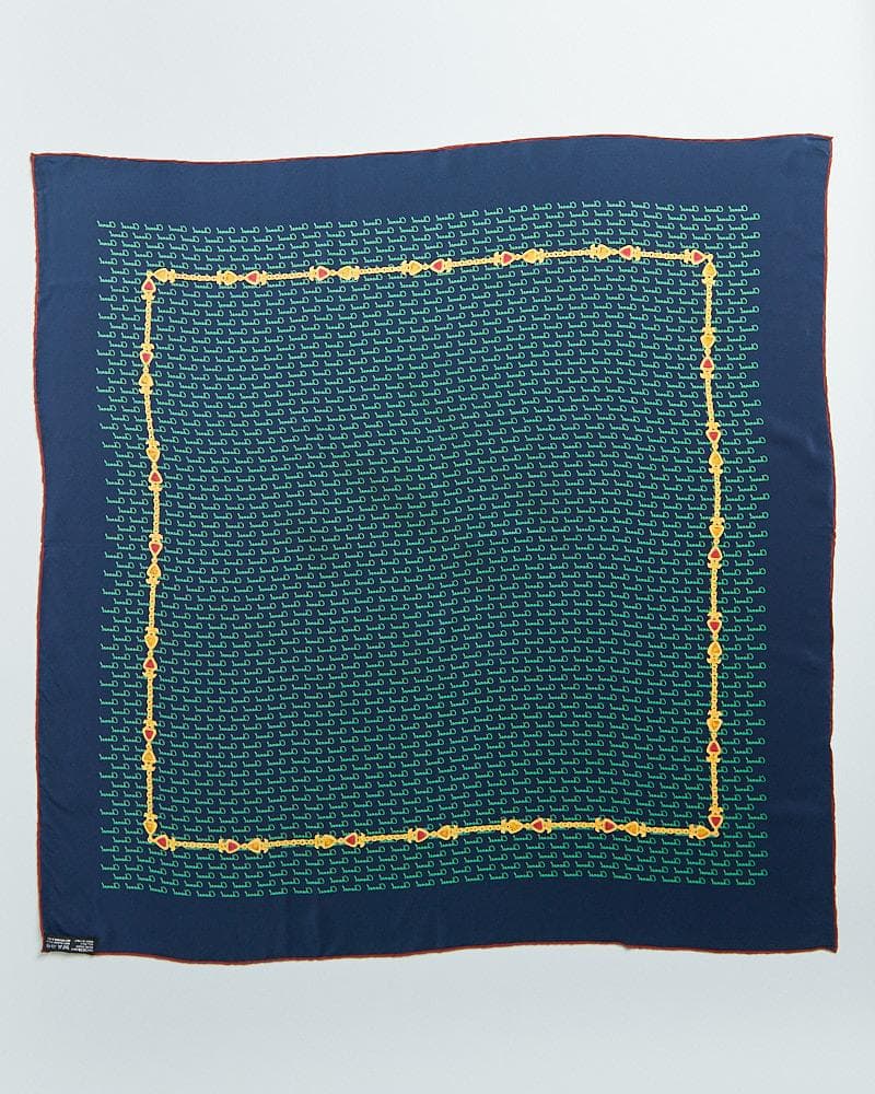 【86cm×85cm】CHANEL グリポア柄 タグ付 シルクスカーフ