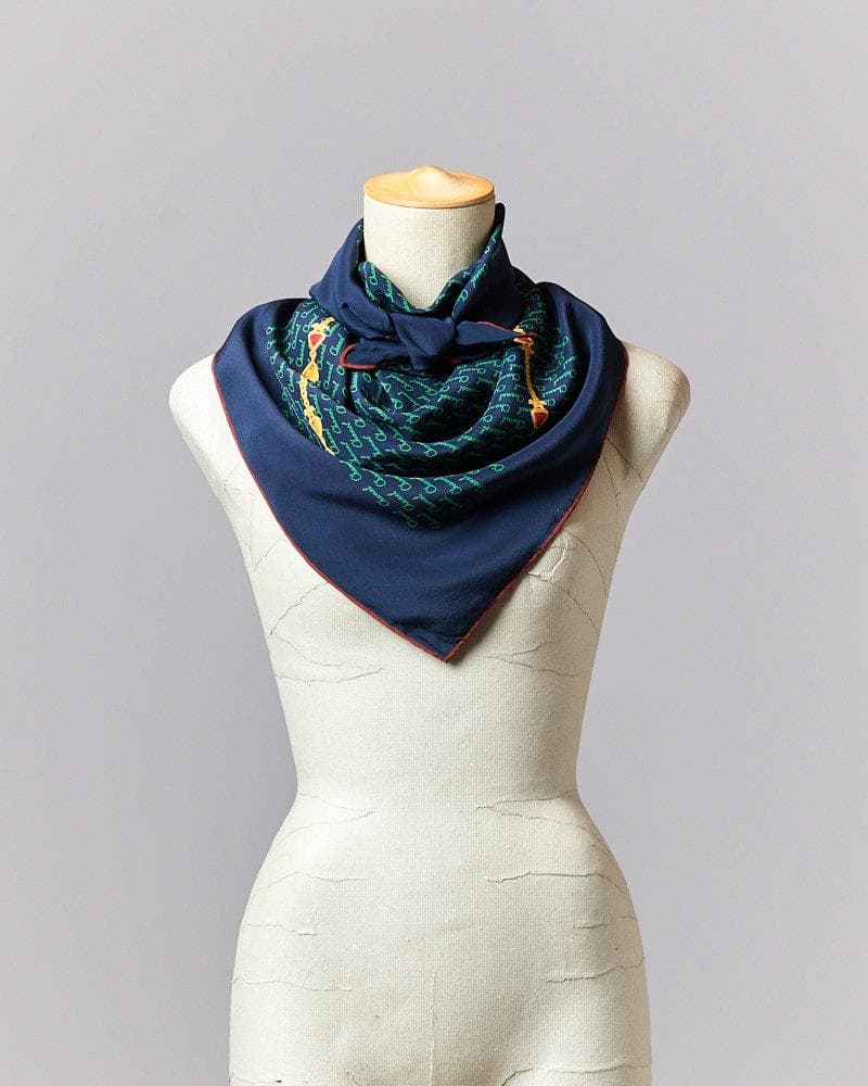 【86cm×85cm】CHANEL グリポア柄 タグ付 シルクスカーフ