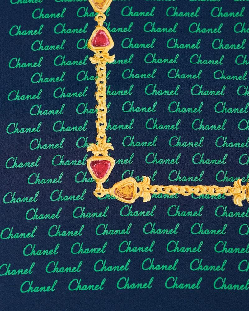 【86cm×85cm】CHANEL グリポア柄 タグ付 シルクスカーフ