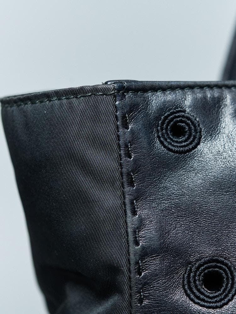 【30.5cm×23.5cm×マチ有】PRADA レザーナイロンショルダーバッグ