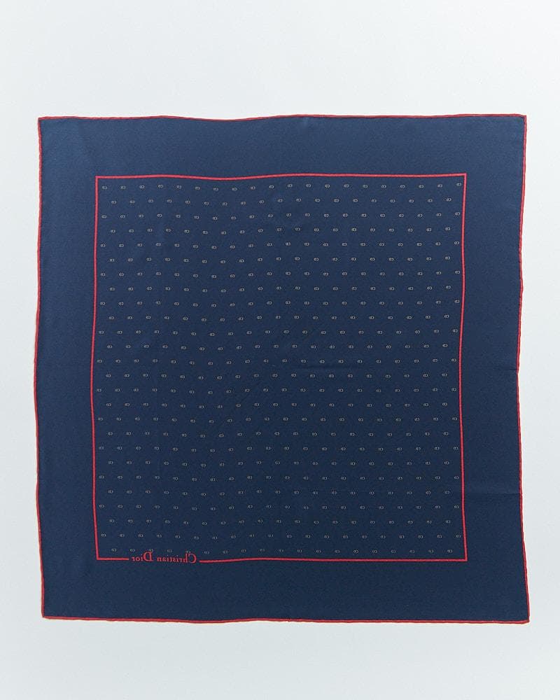 【67cm×65cm】Christian Dior シルクスカーフ