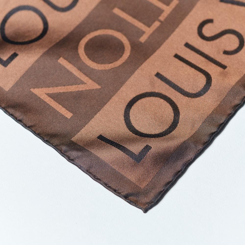 【70cm×70cm】LOUIS VUITTON シルクスカーフ