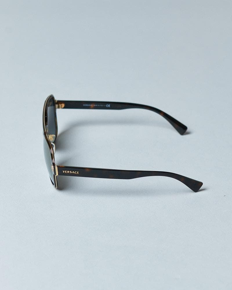 【56-18 145】ケース付 VERSACE ベッコウ 度なしサングラス