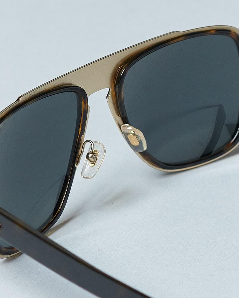 【56-18 145】ケース付 VERSACE ベッコウ 度なしサングラス