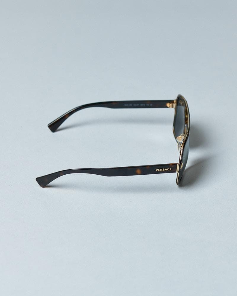 【56-18 145】ケース付 VERSACE ベッコウ 度なしサングラス